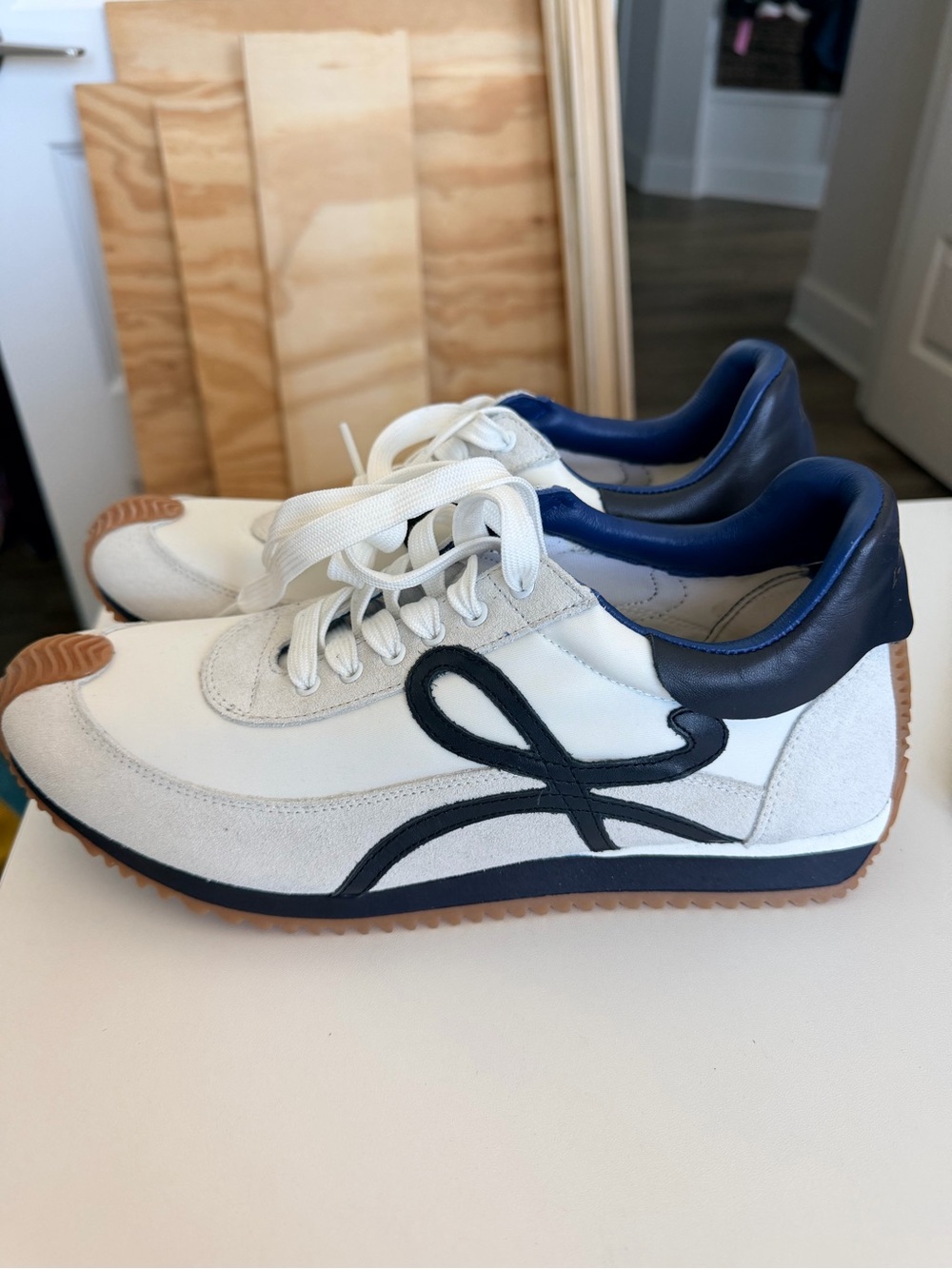 NEVER WORN - White and Navy Loewe women’s Sneakers - EU 41
